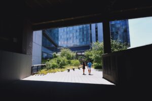 A view of a couple walking on the high line