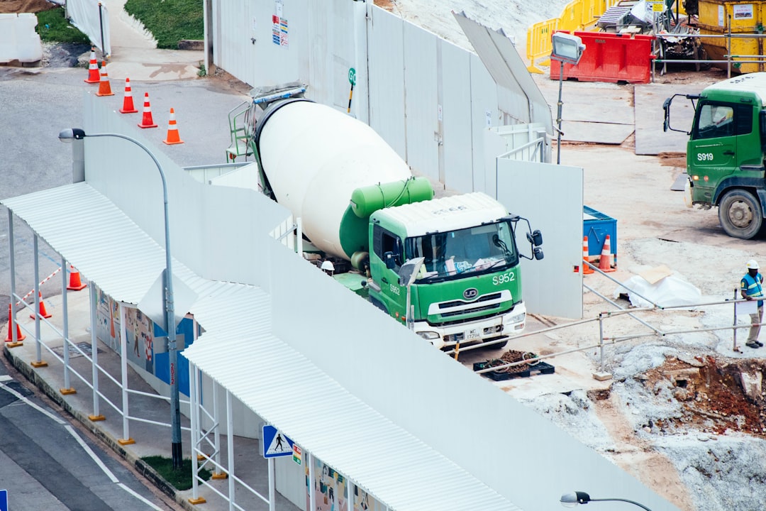 Mixer truck op bouwplaats