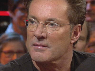 Waar woont Gerard Joling? Zijn villa in Aalsmeer aan het water